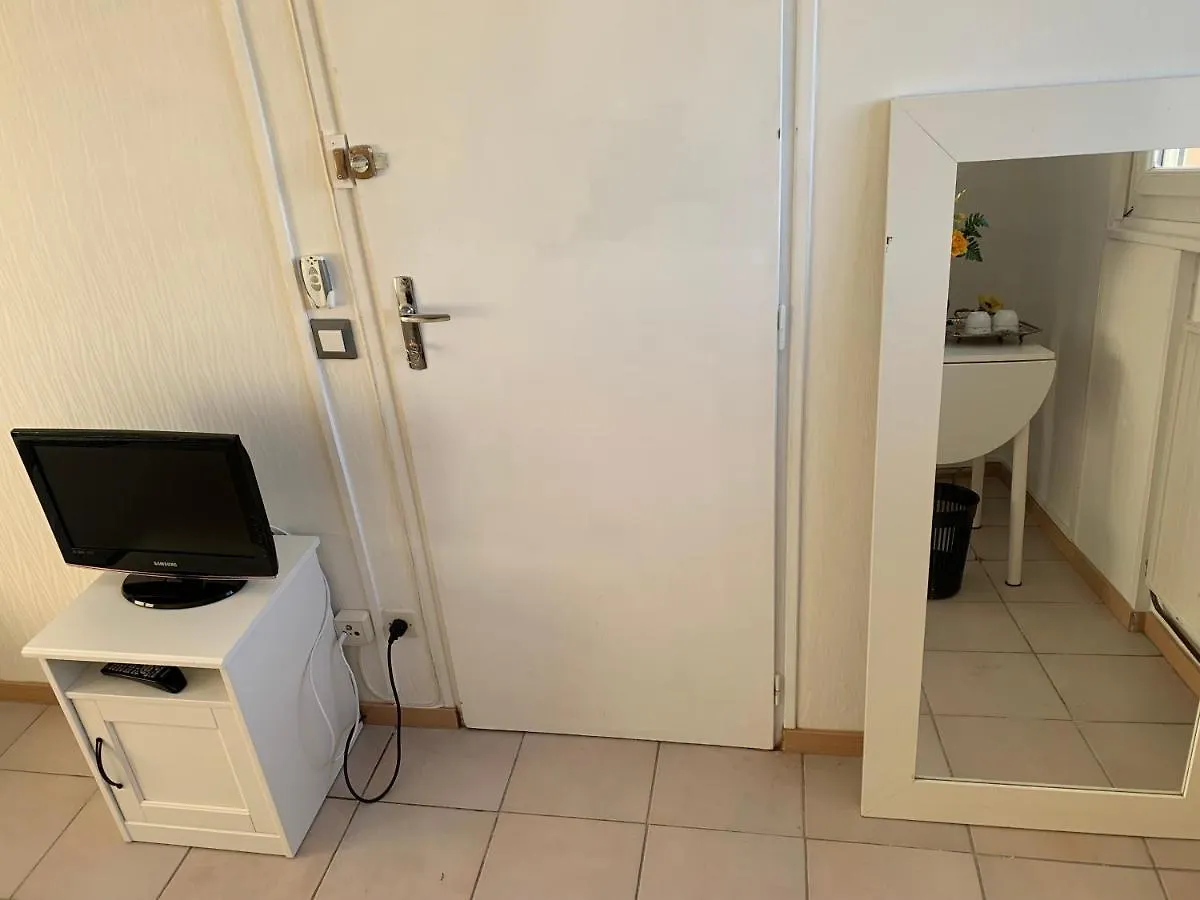 Chambre Tout Confort Saphir 1 A 3 P Dans Belle Maison Vaulx-en-Velin